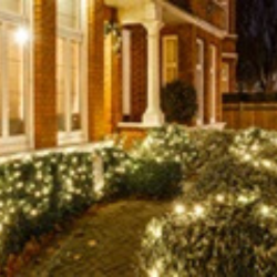 Decora tu patio con la iluminación navideña
